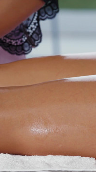 Vanessa Opens Her Legs Wide for Her Masseuse
