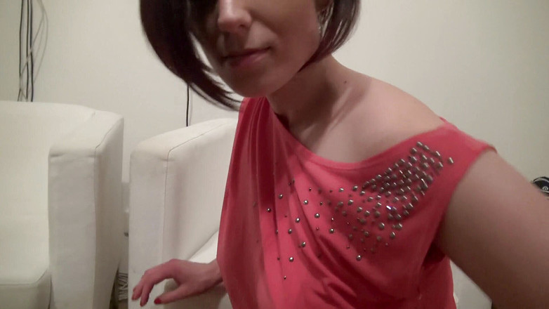 All Those Girlfriends: Viviene Red着身ランジェリーながら彼女のcoochをクローズアップビデオでこすっている