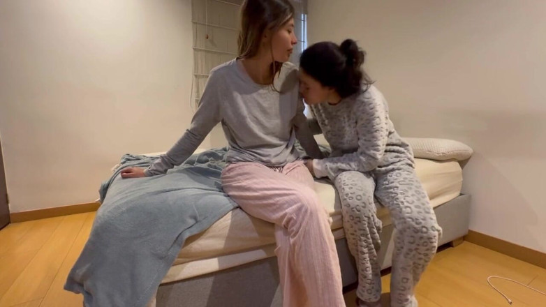 scarlettandc: Women Explore Their Fetishes