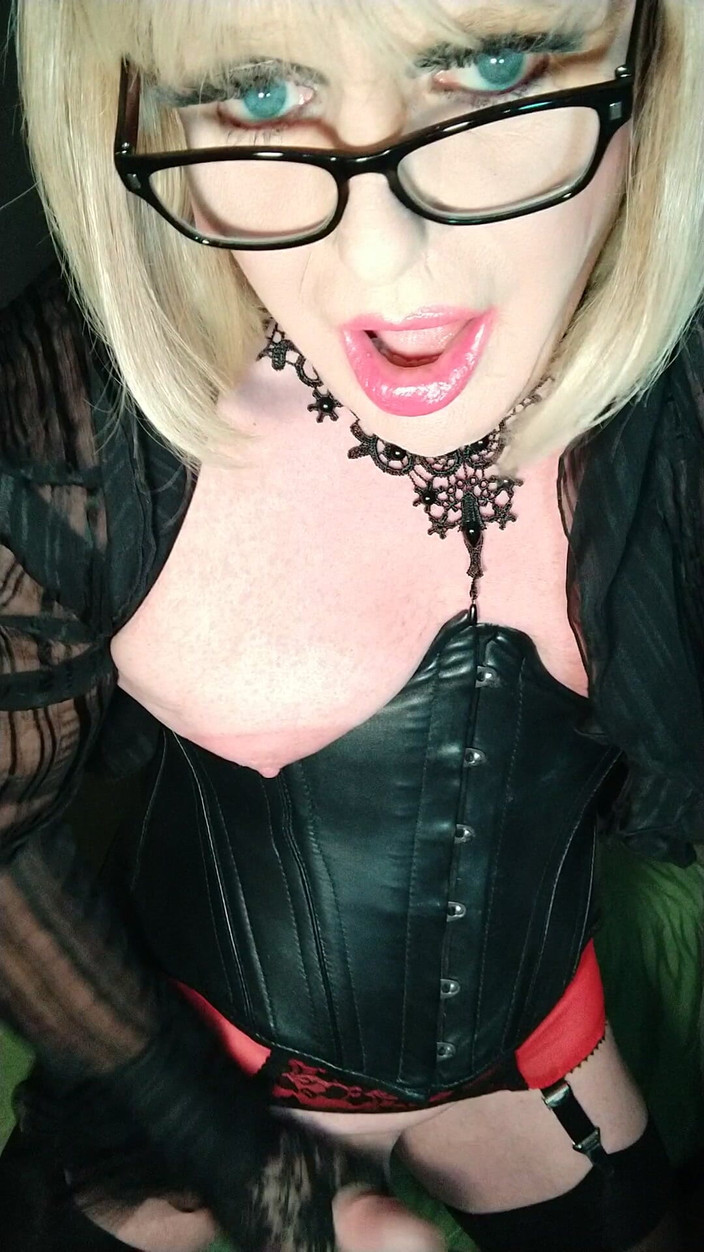 Emma Browne: Смотри, как я играю