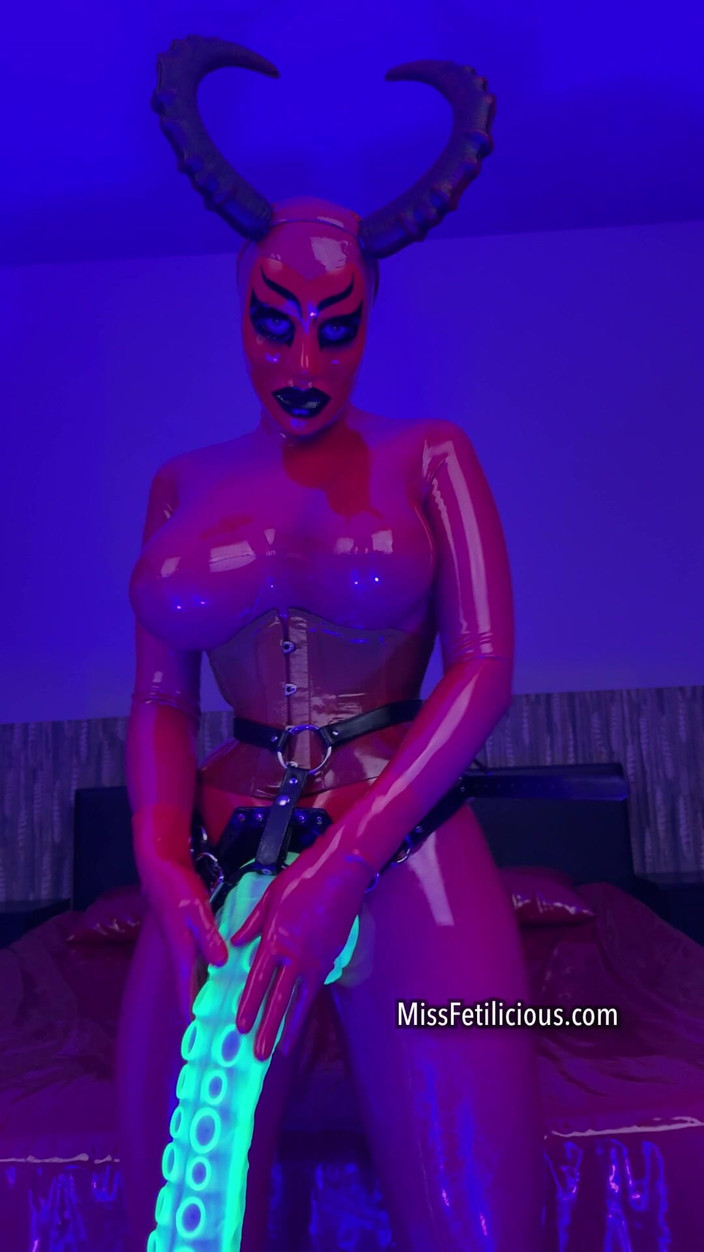 Miss_Fetilicious: Chào mừng đến với Địa ngục