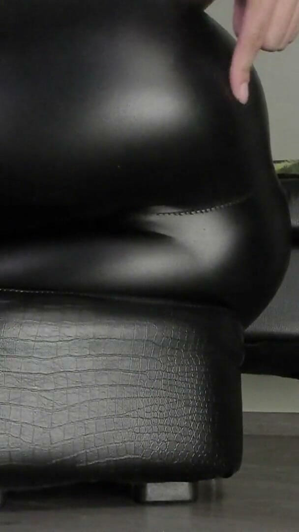 Feet lady: Soft Ass
