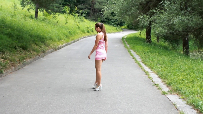 Dirty fantasy: I Get Horny Walking in the Park and Masturbating My...