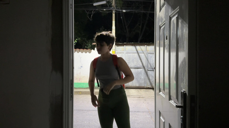 SugarPose: Jasmine má první den jako duch