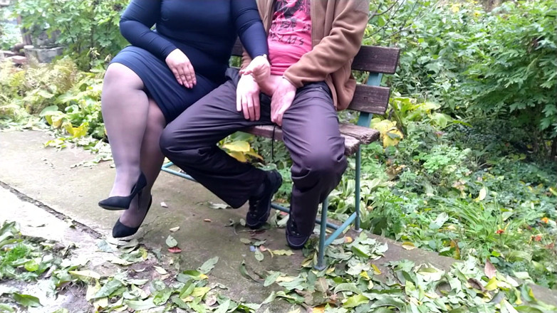 OurFetishLife: MILF made me cum in 1 minute outside