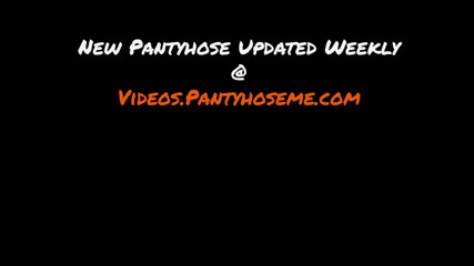Pantyhose me porn videos: Lucy vergine ragazzina si sgrilletta la figa attraverso il set...