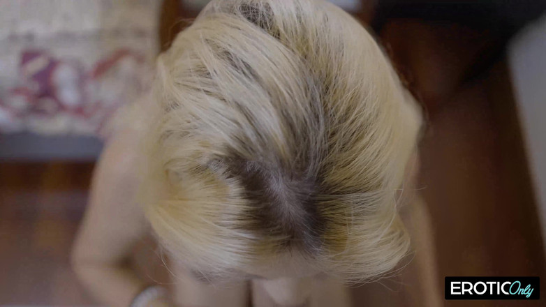 ONLYFREAKSX: Thợ sửa ống nước giật con cặc của mình vào khách...