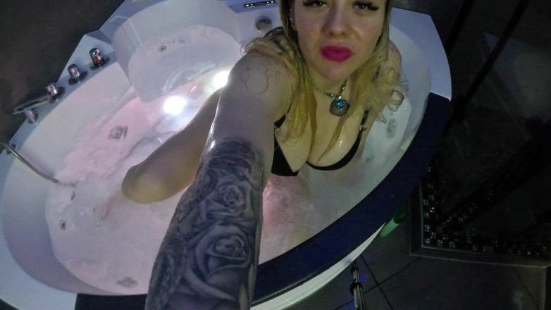 Queen_of_BDSM: Vždycky budeš můj služebník!