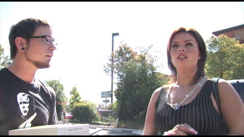 Public Pickup: Als je ziet dat hete milf autoproblemen heeft, help haar...
