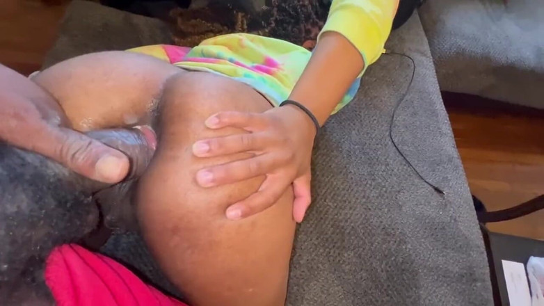 Fijii pornbox: Açık tenli baddie kirası için büyük zenci seviyor