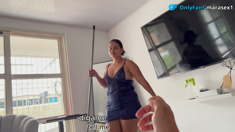MaRaSexx: Mijn stiefmoeder betrapt me op het kijken naar haar foto's...