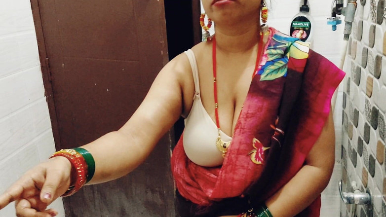 Desi Pari Bhabhi: Maestra sedujo a su estudiante para tener sexo en su...