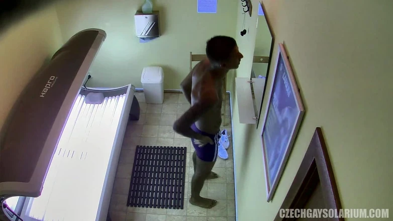 Czech Gay Solarium: Czeski gej solarium 13 chudy ogier w dół