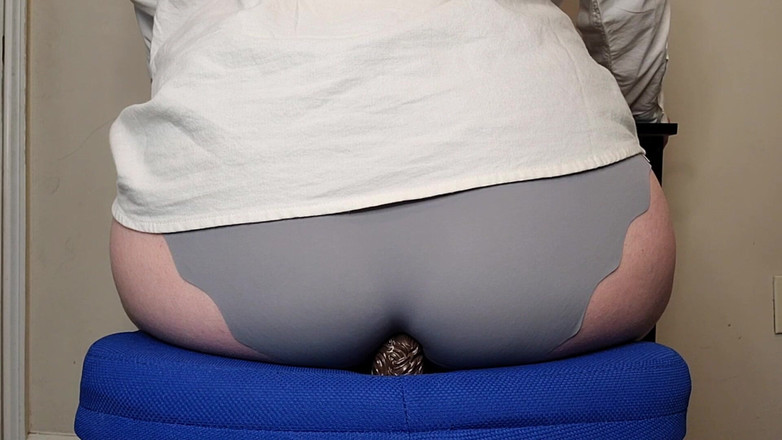 Julia Ryan: La dottoressa julia studia pt 1 la flatulenza ti può sostenere?