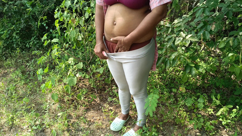 Apple baby: Uniforme de la universidad, chica al aire libre