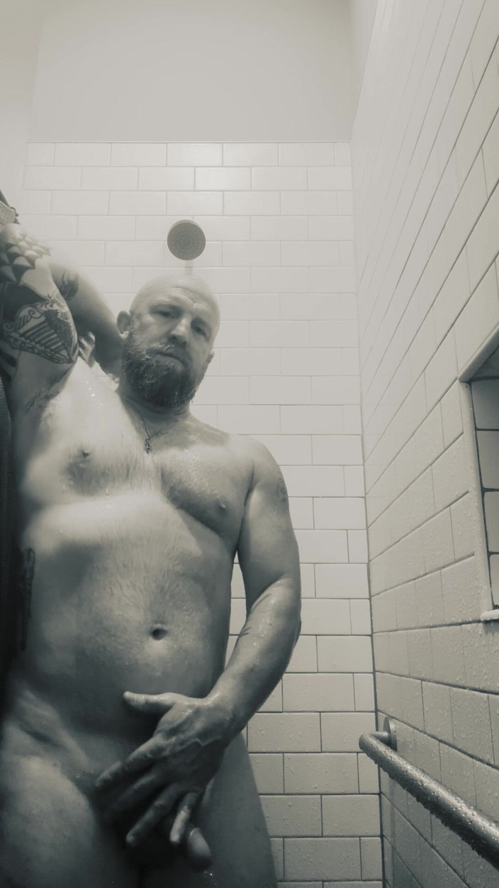 Texas_red: Shower Play