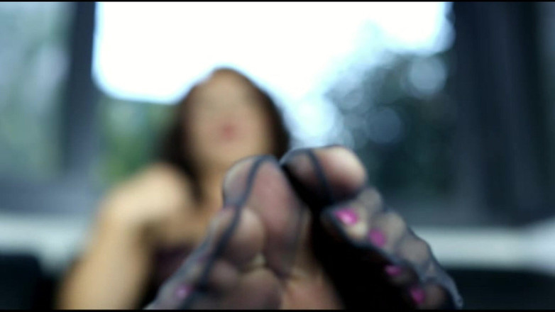 Ella Kross: Uvězněná uvnitř mých zpocených silonek