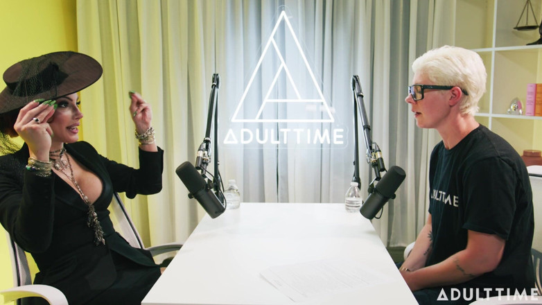 Adult Time Podcast: Ariel Demure, 올 트랜스 Org*es 및 성별 불안 | 성인 시간 팟 캐스트