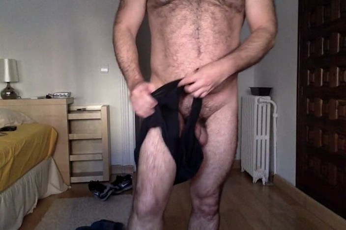 Hairy Guy Portugal: Berpakaian untuk Musim Panas Keluar