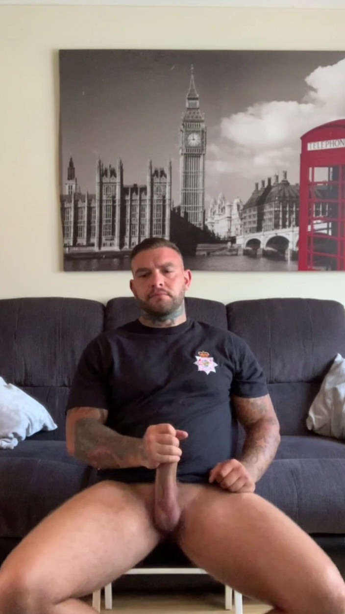 Andyleexxx: Il pompiere Andy viene