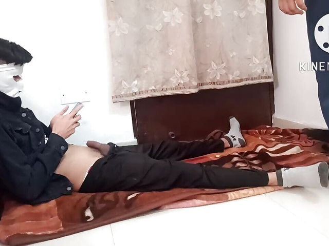 Amateur Indian Gay Love (Desi Panda)