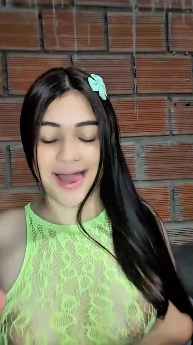 Hot Caliente (Yulieth Gomez)