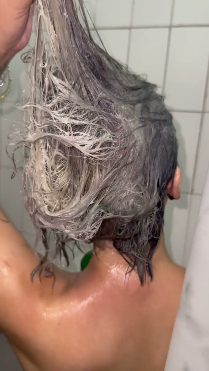 lanalovacutie: Tvätta håret med ny maskdusch efter lång dag