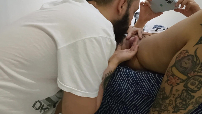 Porntner: Üvey erkek kardeş ilk kez üvey kız kardeşinin amının tadına bakıyor!