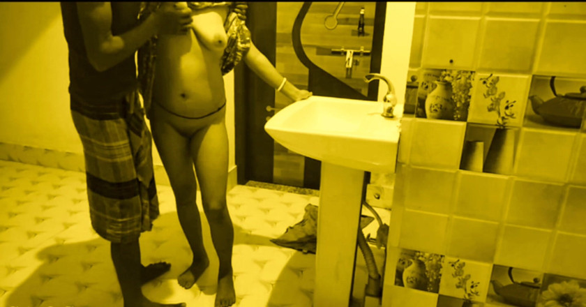 Teensex: Desi Hot Bhabi Want Young Devar Hard Dick in Kitchen...