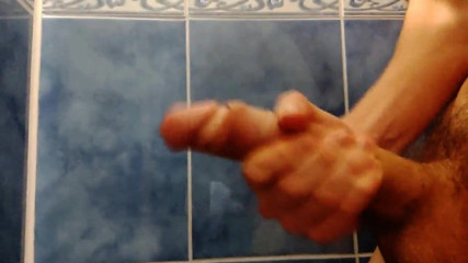 qaz11: Masturbación con la mano en cámara 11