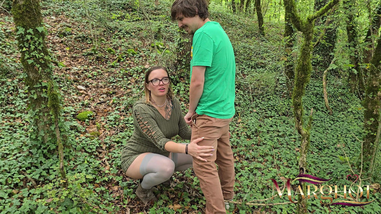 Sexymarghot: Jest jesień Mój kochanek ostro rucha się z drzewem w...