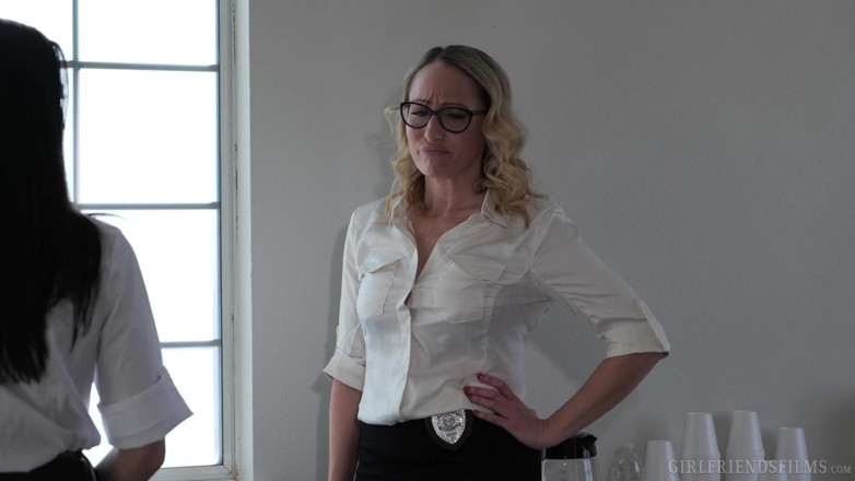 Girlfriends Films: Girlfriendsfilms Lesbian Crime Stories - ซีน 4