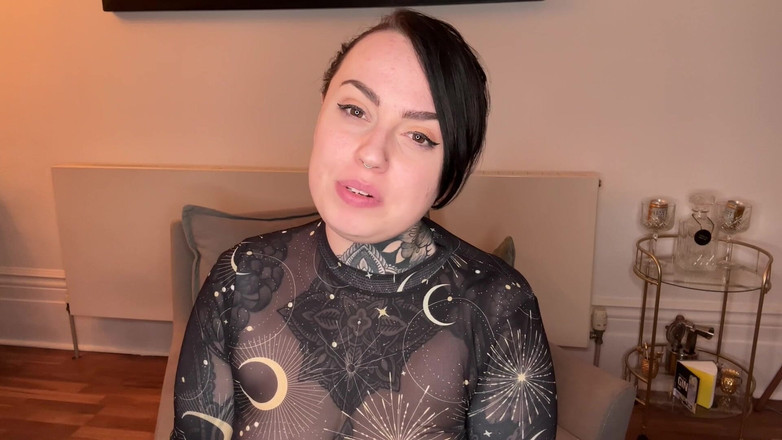 Miss Valentina: 人間のトイレを流す