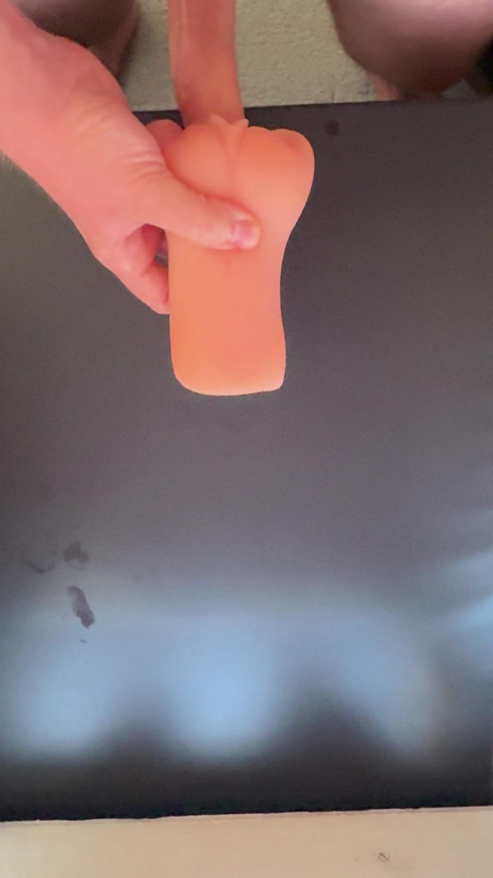 SoloEdgeMaster: Jävla fitta leksak och sperma inuti creampie