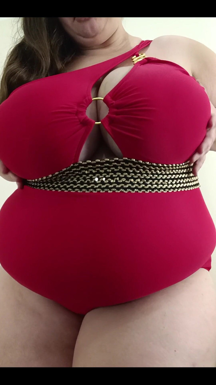 Nina Doll: Новый красный купальник