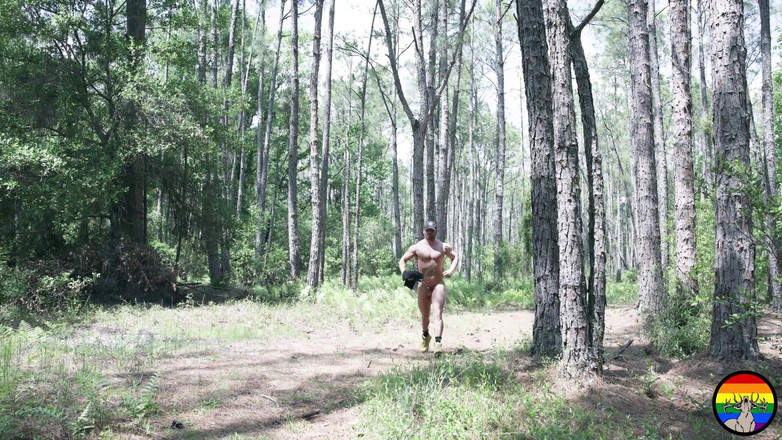 HomoStag: Quente hunk angelo nu na floresta &amp;se masturbando