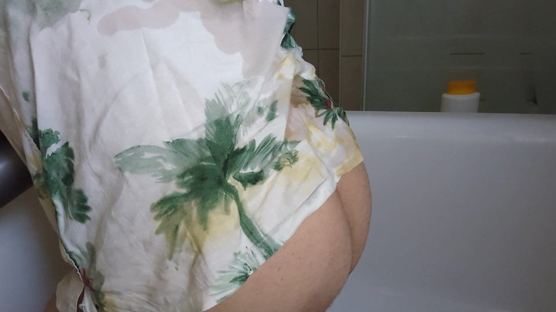 Alex Butt: Alex अपने पेशाब और वीर्य के साथ खेलता है