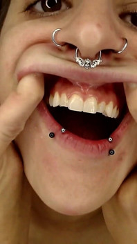 Piercing ile büyük ağız turu