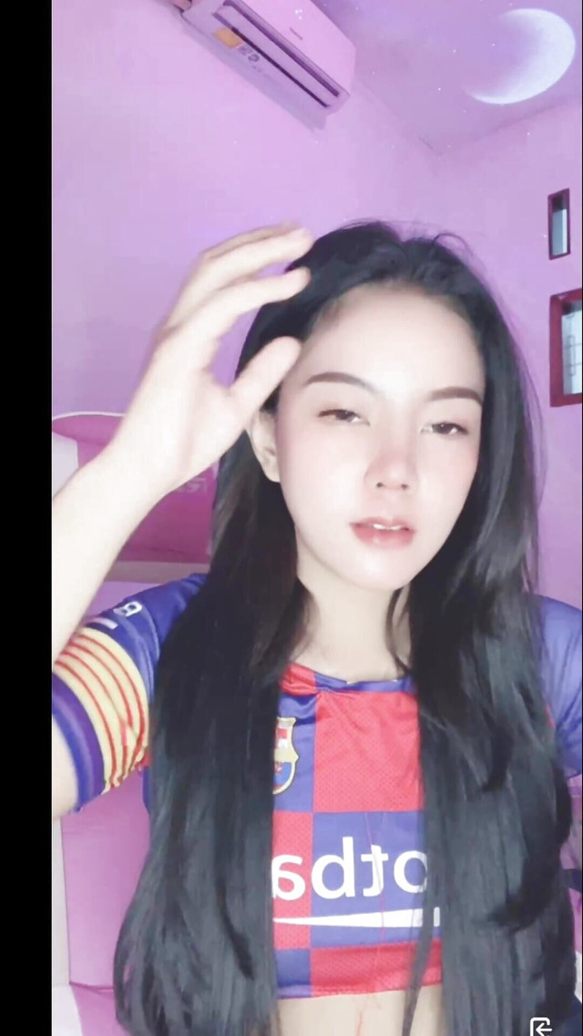 Last part Cosplay hot girl. Wearing a football uniform (Nurulmu) Last part Cosplay hot girl. Wearing a football uniform (Nurulmu)