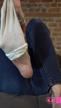 Nina's Sweaty Feet Show - (dreamgirls in Socks)