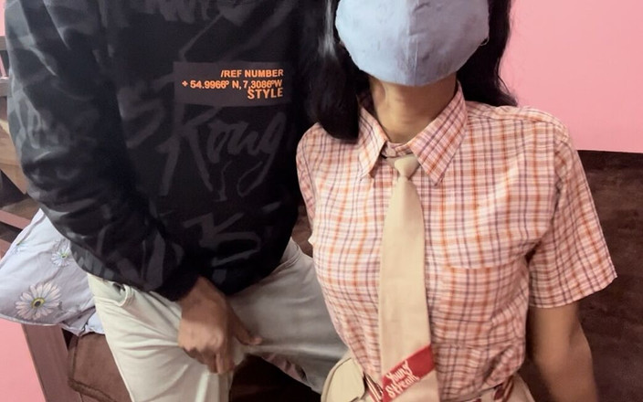 HotSihvani63: Meine stiefschwester hat mich beim porno gucken erkannt, dann habe...