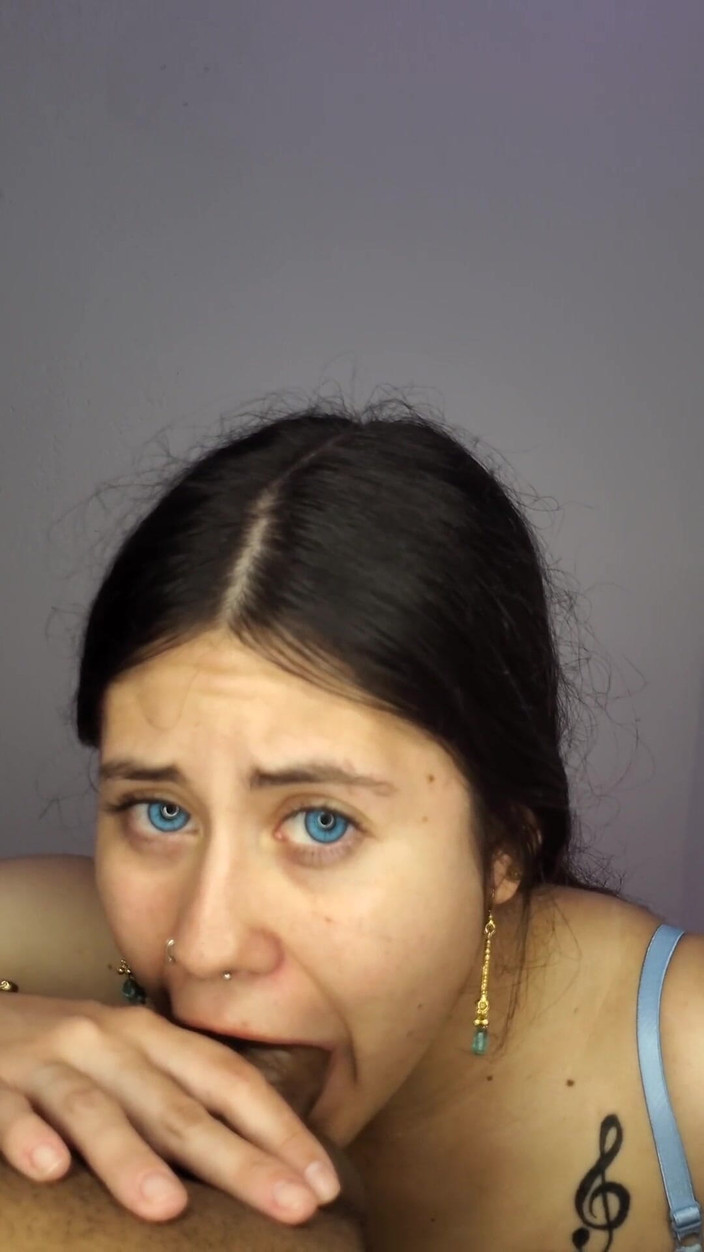 DherlyDoll: Pokud vidíte rozmazané video, je to proto, že potřebujete kouření