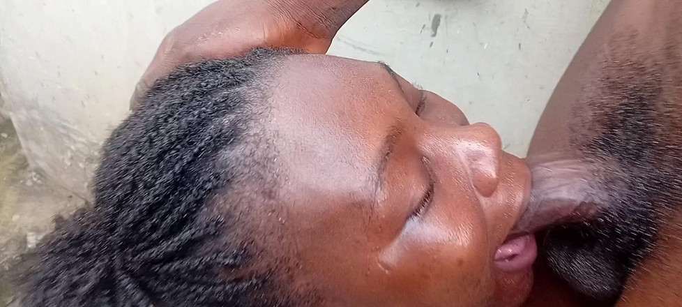 Creamyshuga: Üvey kız kardeşi yarağın ne kadar büyük olduğunu gördü ve...