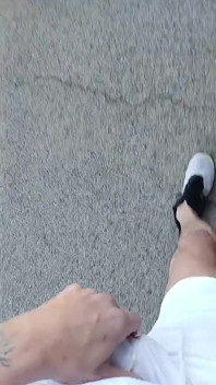 Pe strada Dură și într-un costum