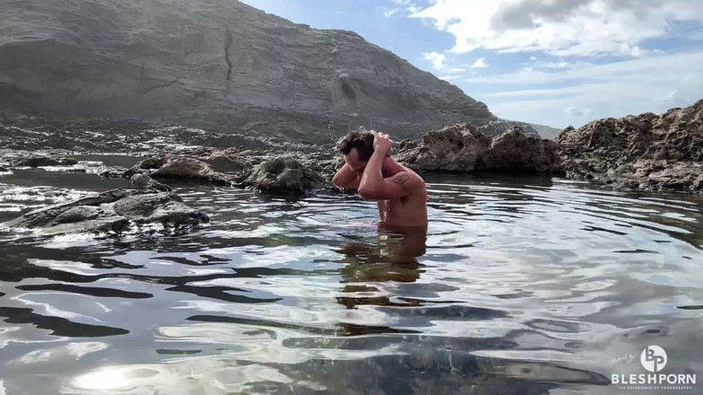 bleshporn: Blesh tim mandi bogel semula jadi