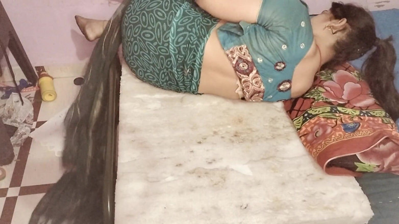 Mamta Bharti: Seksi evli kadın sert seks için çaresiz