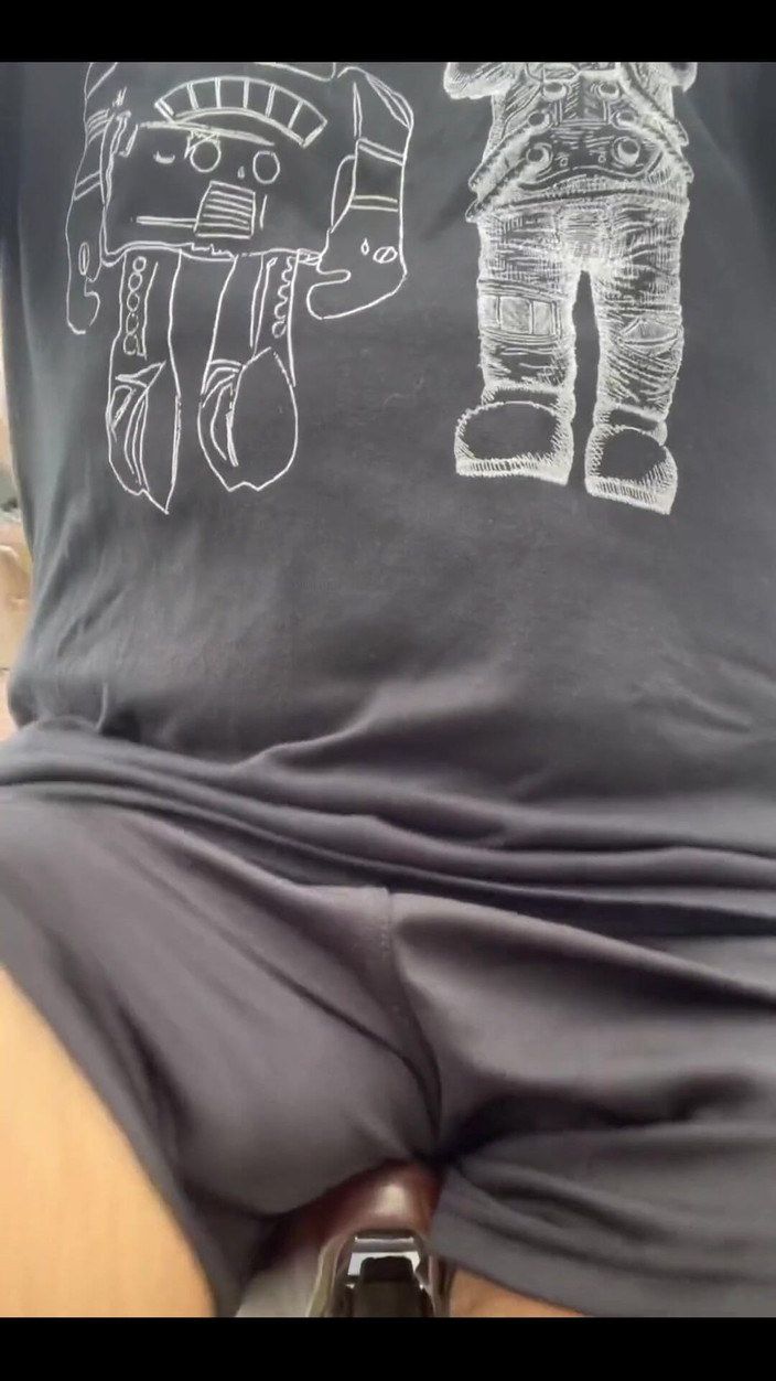 Japanese daddy: 그는 단지 그의 불룩한 과시 ...