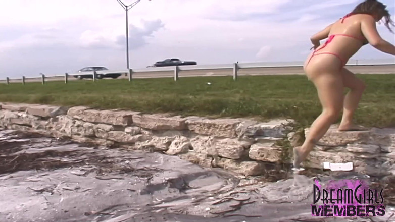 Dream Girls: Vild utställning med petite Spinner Freak