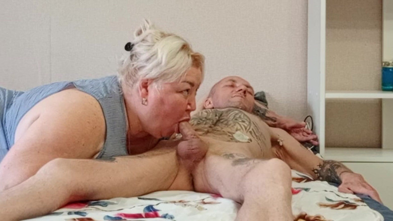 Zona901: पड़ोसी लंड से निकला सारा वीर्य चूसता है