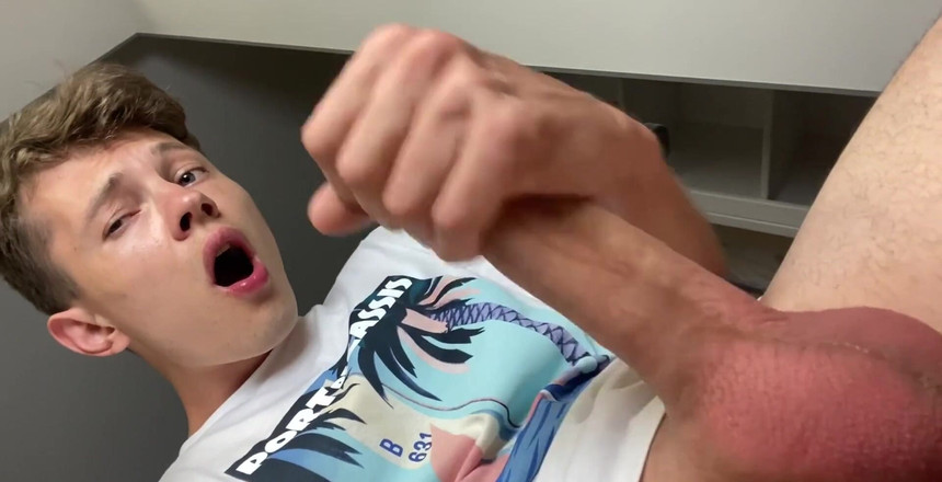 rushlightDante: Симпатичная, горячая, неотразимая. Я думаю, мой член все еще растет, я серьезно